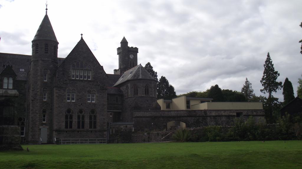 Old School Apartments Highland Club Fort Augustus Buitenkant foto